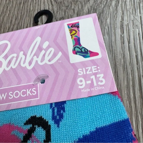 💕 Barbie Crew Socks | Size 9–13 | Bright Pink Blue Graphic Socks NWT - Picture 3 of 3